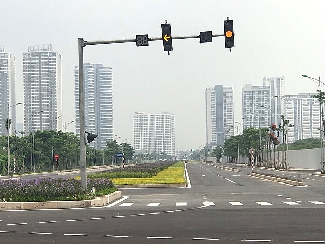 Cận cảnh đường 8 làn xe nối 3 quận nội thành Hà Nội can canh duong 8 lan xe noi 3 quan noi thanh ha noi