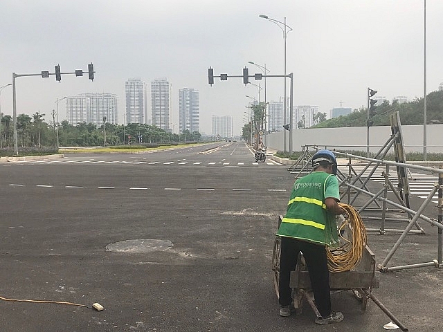 Cận cảnh đường 8 làn xe nối 3 quận nội thành Hà Nội can canh duong 8 lan xe noi 3 quan noi thanh ha noi