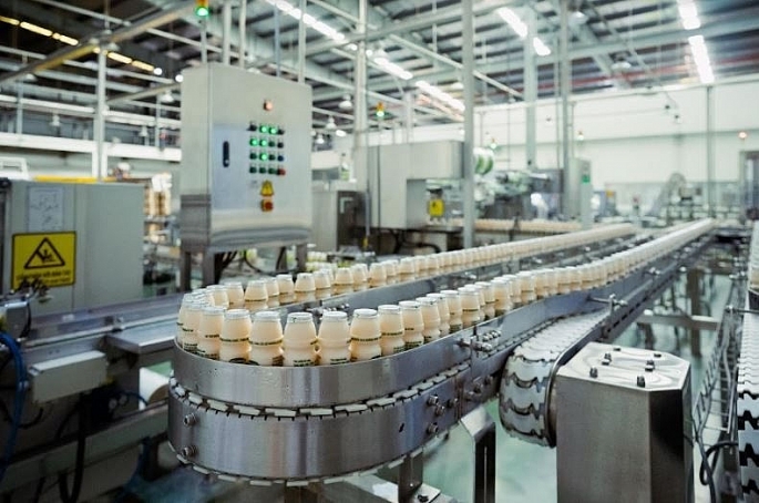 Các nhà máy của Vinamilk trên cả nước thực hiện “3 tại chỗ”, duy trì sản xuất, đảm bảo đáp ứng nhu cầu sản phẩm dinh dưỡng trong dịch bệnh
