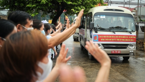 Kỳ 1: Những chiến sĩ áo trắng đang đi vào tâm dịch?