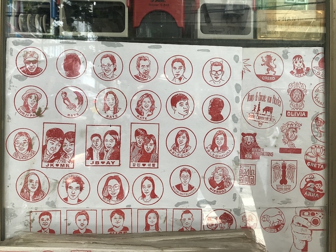 Độc đáo nghề khắc dấu gỗ thủ công ở phố cổ Hà Nội doc dao nghe khac dau go thu cong o pho co ha noi