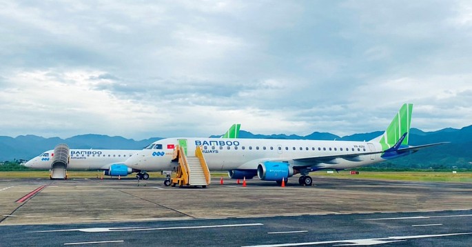 QH1692 là chuyến bay đánh dấu lần đầu tiên hành khách được thụ hưởng dịch vụ Hạng Thương gia khi tới Điện Biên
