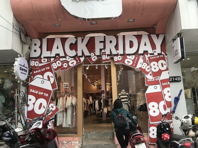 khach hang do xo mua sam truoc ngay black friday