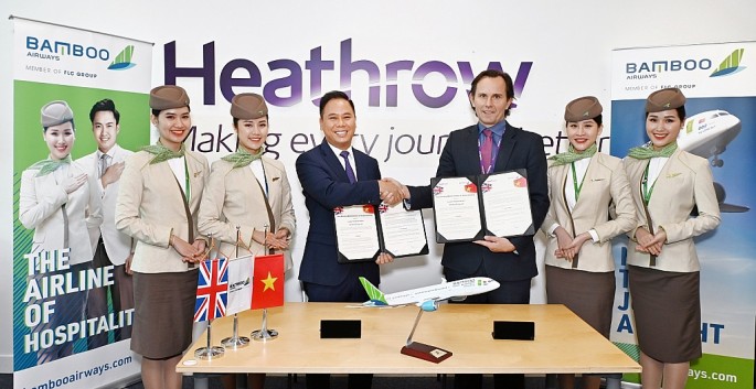 Đại diện Bamboo Airways và sân bay Heathrow trong khuôn khổ Lễ ký Biên bản hợp tác chiến lược giữa hai bên