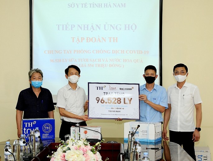 Tập đoàn TH tiếp tục ủng hộ Hà Nam 1 tỷ đồng góp sức chống dịch Covid-19