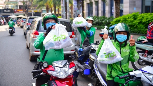 Grab trao tặng 3.000 phần quà hỗ trợ đối tác tài xế có hoàn cảnh khó khăn