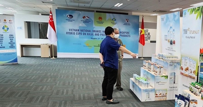 TH tham gia “Tuần lễ Thương hiệu quốc gia Việt Nam 2021 - Triển lãm hybrid các mặt hàng thực phẩm chế biến và Halal” tại Singapore tháng 8-2021.
