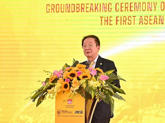 Ông Đỗ Quang Hiển, Chủ tịch HĐQT kiêm Tổng Giám đốc Tập đoàn T&T Group phát biểu tại sự kiện