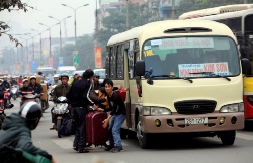 Cuối năm, áp lực giao thông từ “xe dù, bến cóc”