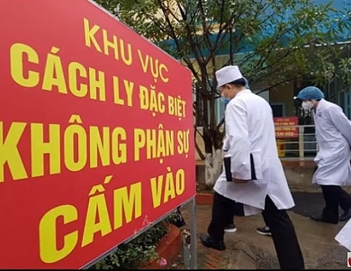 Vĩnh Phúc: Nhiều học sinh có biểu hiện ho, sốt, khó thở được cách ly theo dõi