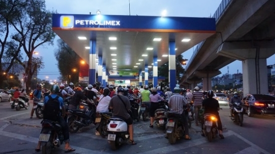 Vĩnh Phúc: Kiểm tra cửa hàng kinh doanh xăng dầu có hành vi tự ý ngừng bán