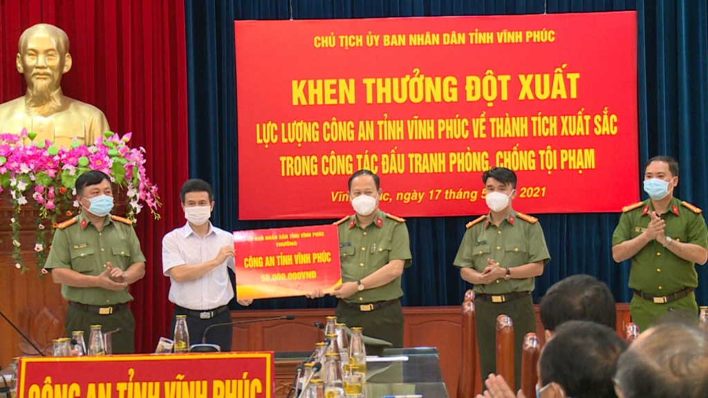 Vĩnh Phúc khen thưởng đột xuất lực lượng công an tỉnh