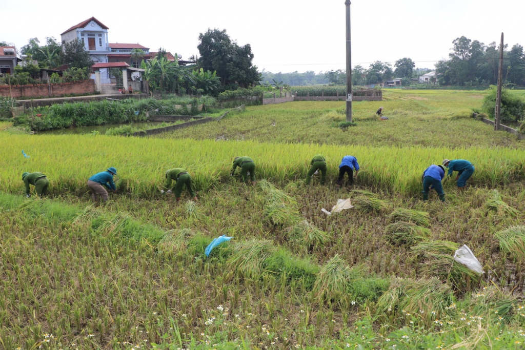 Thêm những hình ảnh đẹp của người chiến sỹ công an trong cuộc chiến chống Covid-19