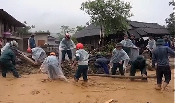 yen bai no luc cuu ho cuu nan nguoi mat tich va bi thuong trong mua lu