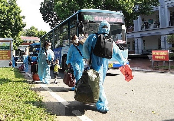 Vĩnh Phúc: Hơn 300 người từ miền Nam được đón về quê bằng máy bay