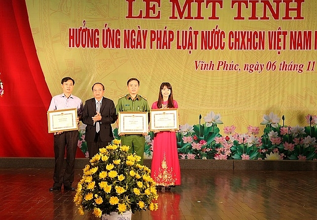 vinh phuc mit tinh huong ung ngay phap luat viet nam