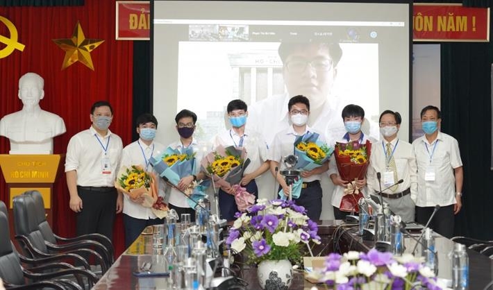 Tin vui liên tiếp từ thành tích của các đội tuyển học sinh Việt Nam dự thi Olympic