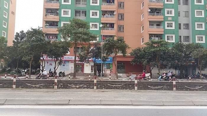 Cháu bé 3 tuổi rơi từ tầng 6 chung cư xuống đất chau be 3 tuoi roi tu tang 6 chung cu xuong dat