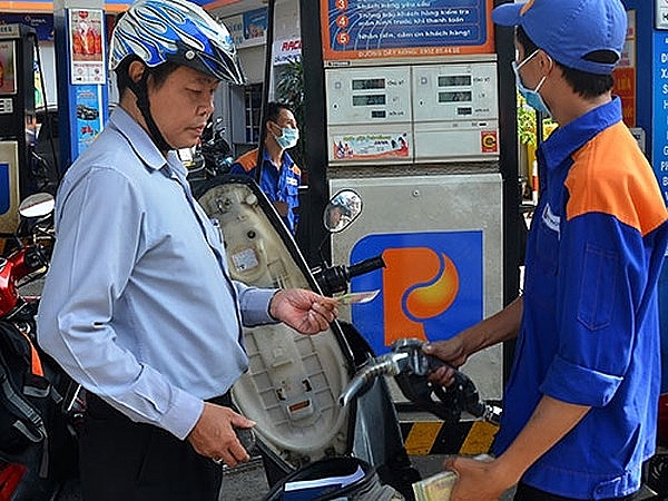 Giá xăng, dầu giảm 300 đồng mỗi lít trong 5 ngày vàng gia xang dau giam 300 dong moi lit trong 5 ngay vang