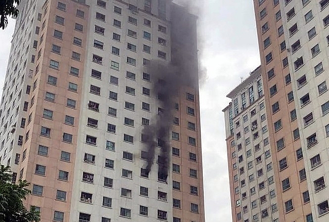 Cháy lớn căn hộ ở chung cư Xa La, người dân hoảng loạn tháo chạy chay lon can ho o chung cu xa la nguoi dan hoang loan thao chay