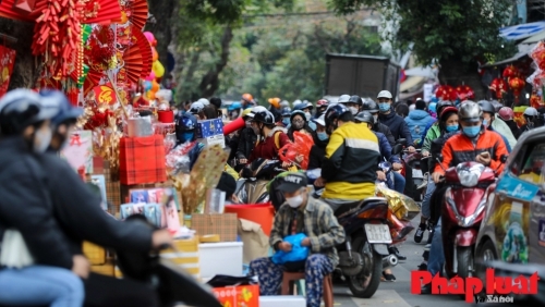 Tạo điều kiện thuận lợi cho người dân về quê dịp Tết, không ngăn sông cấm chợ