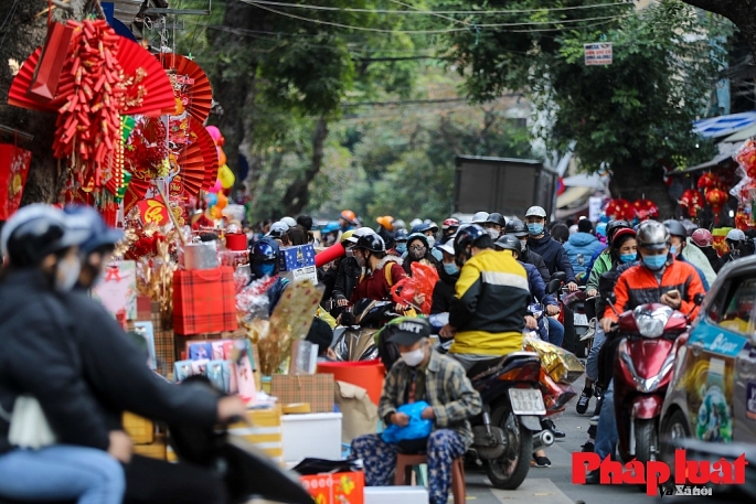 Tạo điều kiện thuận lợi cho người dân về quê dịp Tết, không ngăn sông cấm chợ