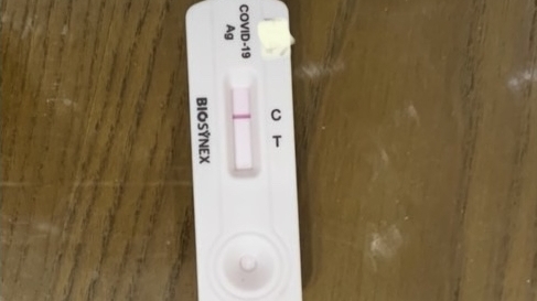 Có đủ triệu chứng nhiễm Covid-19, vì sao mãi vẫn "1 vạch"?