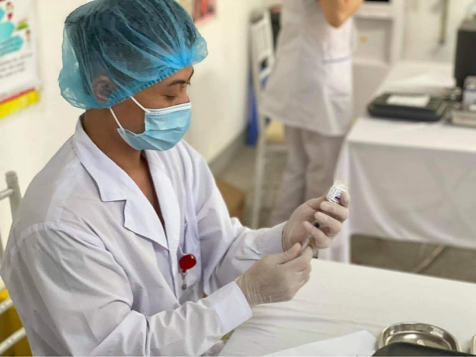 95% đối tượng nguy cơ cao và người dân Hà Nội được tiêm vắc-xin phòng Covid-19