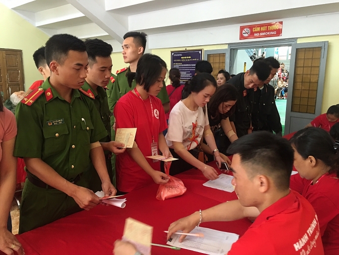 lan dau tien dien ra chuong trinh van dong hien mau keo dai 50 ngay