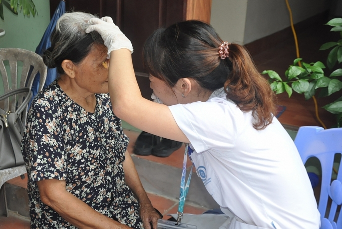 Tập trung hướng dẫn người dân vệ sinh môi trường, phòng dịch bệnh tap trung huong dan nguoi dan ve sinh moi truong phong dich benh