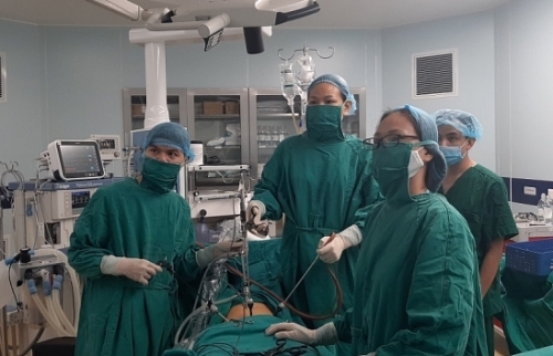 Phẫu thuật kịp thời cho thai phụ bị chửa kẽ tử cung hiếm gặp