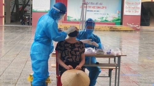 Hà Nội ghi nhận 390 người nhiễm Covid-19, có 220 ca cộng đồng tại 28 quận huyện