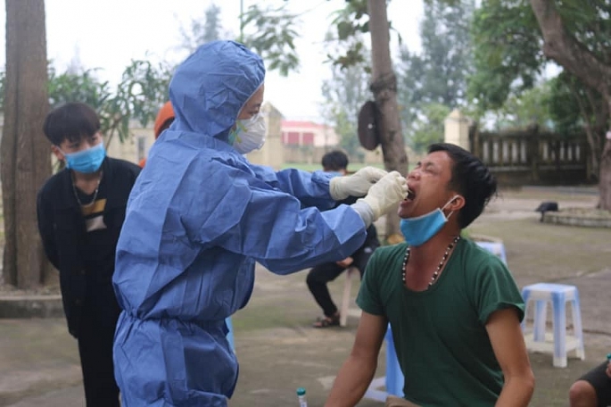 44 nguoi tiep xuc f1 voi benh nhan tai duong tinh tai quang binh deu am tinh voi sars cov 2