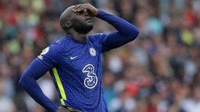 Tỷ phú Abramovich bị trừng phạt, Chelsea lâm nguy