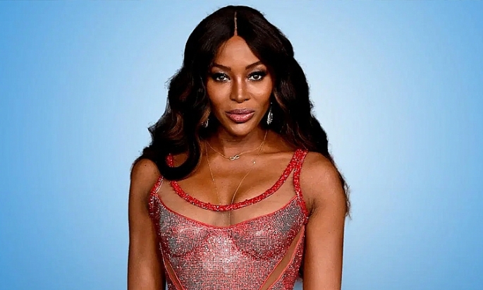 Siêu mẫu đình đám Naomi Campbell lần đầu làm mẹ ở tuổi 51