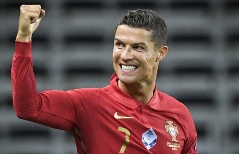 Về nước sớm, CR7 vẫn sáng cửa giành "Chiếc giày vàng"