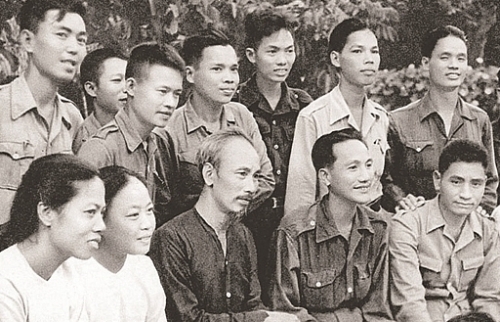 Nguyên tắc cơ bản về công tác đào tạo, bồi dưỡng cán bộ theo tư tưởng Hồ Chí Minh