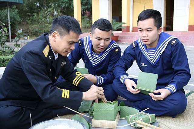 tinh dong chi dong doi khoa lap noi nho nha moi dip tet den xuan ve