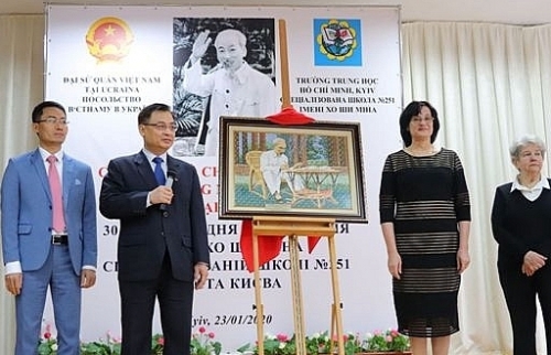 Tôn vinh Chủ tịch Hồ Chí Minh ở nước ngoài: Xuất phát từ tình cảm của nhân dân thế giới đối với Bác