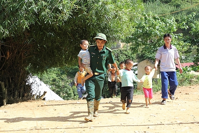 hanh trinh dam dai bien cuong phia bac ky 3 thap uoc mo hy vong nang buoc em den truong