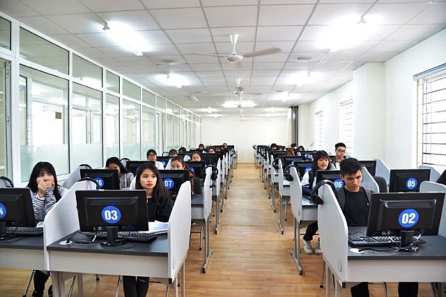 ra soat de giam thieu ve chung chi ngoai ngu tin hoc trong tuyen dung vien chuc