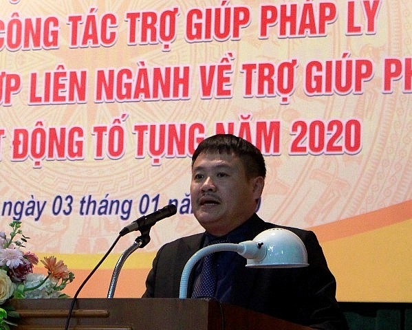 nguoi co cong duoc huong chinh sach tro giup phap ly mien phi