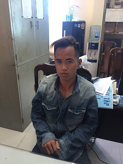 Hậm hực với đầu bếp, ông chủ quán bia cùng kẻ côn đồ có hành vi “cướp tài sản” ham huc voi dau bep ong chu quan bia cung ke con do co hanh vi cuop tai san