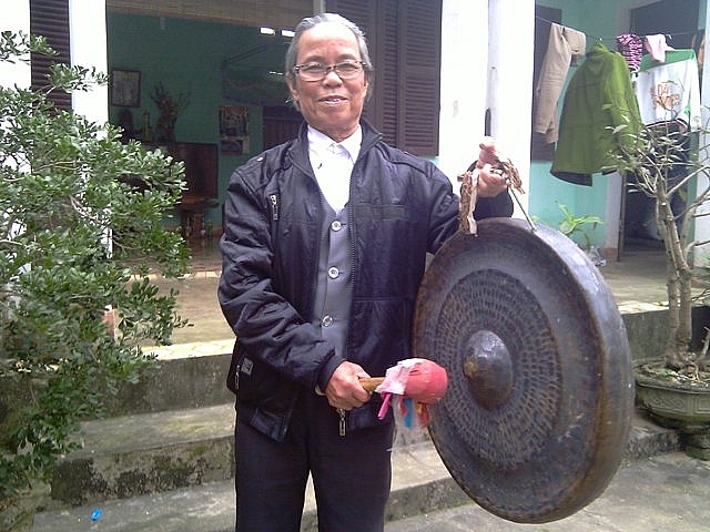 Người đưa tiếng cồng vang xa... nguoi dua tieng cong vang xa