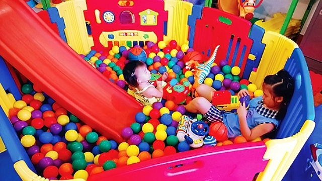 cac bac phu huynh can luu y khi thue do choi cho con nho