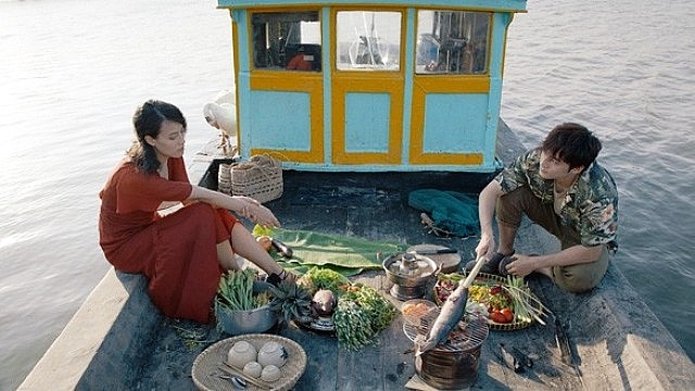 tranh cai ve canh nong trong phim viet khi ngon ngu dien anh ve may nay trang vuot qua gioi han