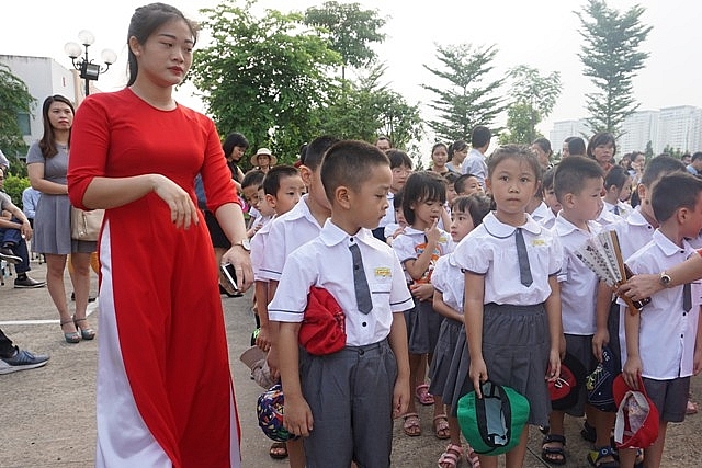 xay dung truong hoc hanh phuc hieu truong phai la nguoi di dau