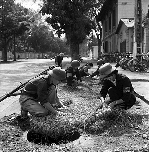 tu ve sao vuong 12 ngay dem gian lao ma anh dung