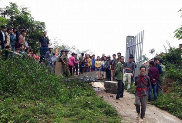 Cổng trường tiểu học đổ khiến học sinh tử vong là do trụ bê tông không có cốt thép nguyen nhan sap cong truong tieu hoc la do tru be tong khong co cot thep