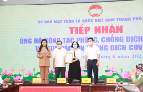 Hà Nội tiếp nhận hơn 20 tỷ đồng ủng hộ mua vắc-xin và phòng, chống dịch Covid-19